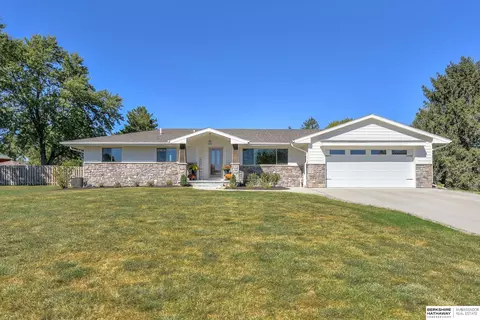 12804 Jennifer St, Springfield, NE 68059