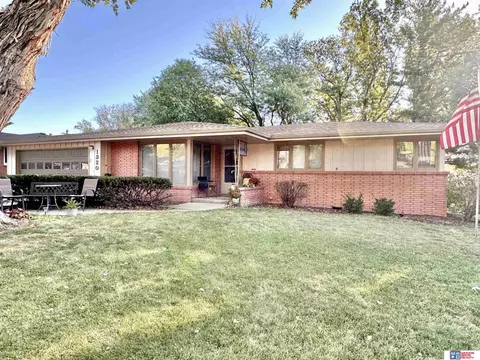 1320 N 1st St, Seward, NE 68434