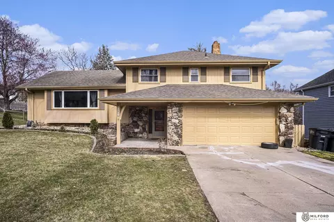 743 Leawood Dr, Omaha, NE 68154