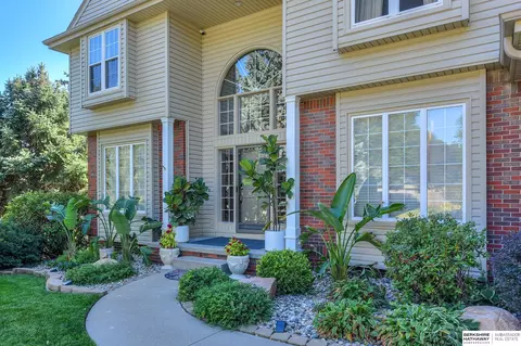 15937 Lafayette Ave, Omaha, NE 68118