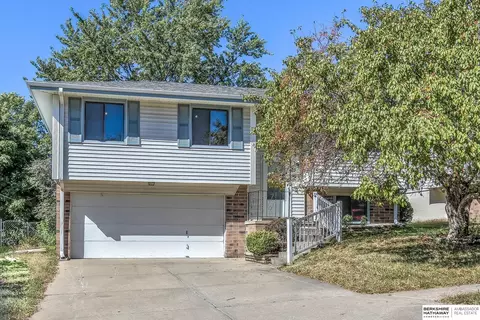 6012 N 107 St, Omaha, NE 68134