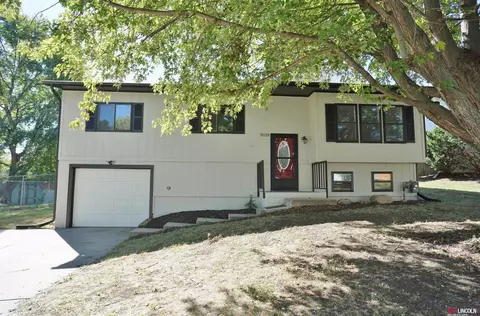 5039 W Thatcher Ln, Lincoln, NE 68528