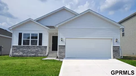 12507 S 205th Ave, Gretna, NE 68028
