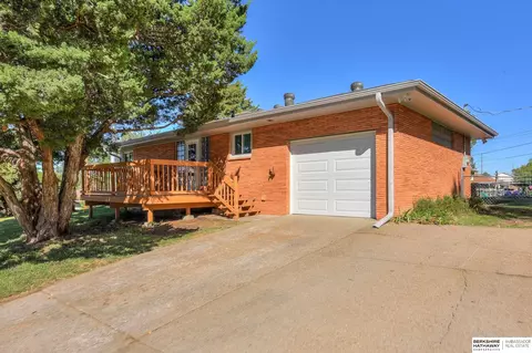 801 N 6th St, Bellevue, NE 68005