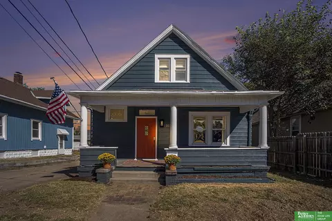 1010 Center St, Omaha, NE 68108