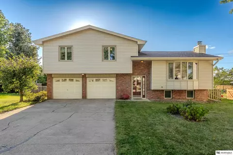 310 N 155 Cir, Omaha, NE 68154