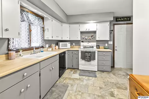 209 Cedar St, Snyder, NE 68664 photo 8