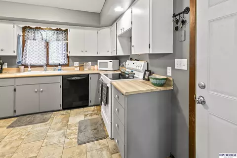 209 Cedar St, Snyder, NE 68664 photo 7