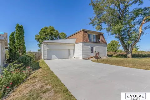 1122 N 107th Ave, Omaha, NE 68114
