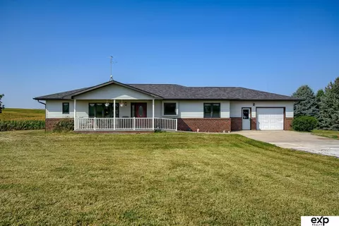 1667 N 12th Rd, Palmyra, NE 68418