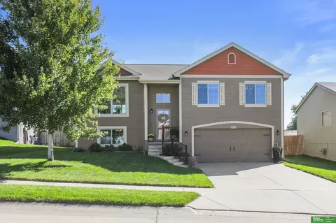 16523 Meredith Ave, Omaha, NE 68116