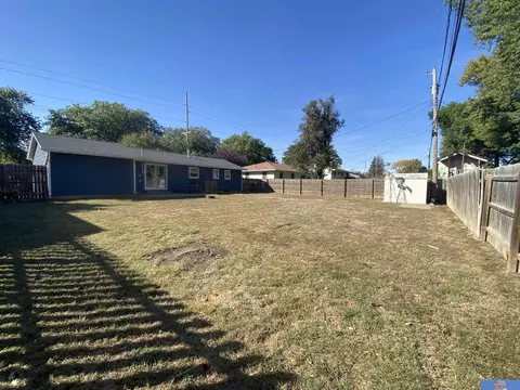 1612 N 17th St, Beatrice, NE 68310