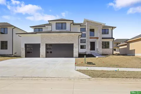 4530 S 202 St, Omaha, NE 68135