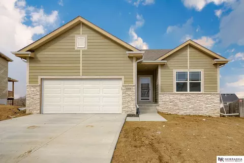 12228 S 111th Ave, Papillion, NE 68046
