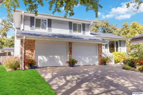 5422 S 104 Ave, Omaha, NE 68127