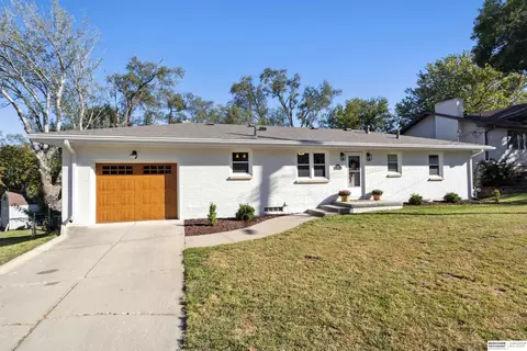 36 E Ridge Dr, Council Bluffs, IA 51503