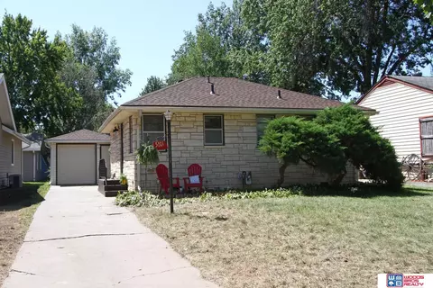 5111 Hartley St, Lincoln, NE 68504