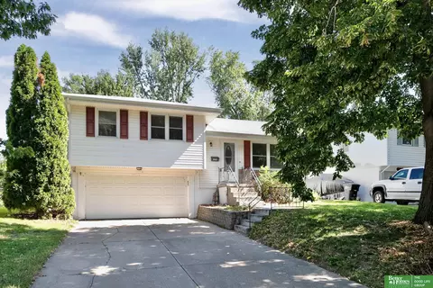 12164 Sandra Ln, Omaha, NE 68137