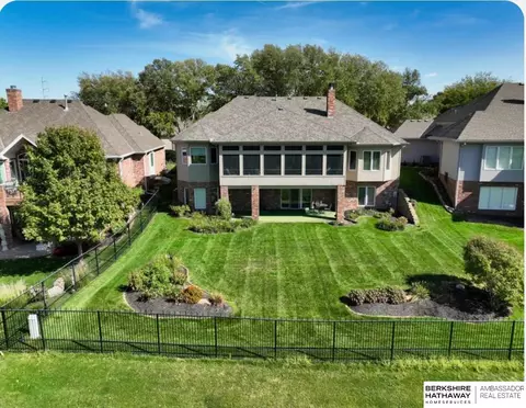 1212 S 181st Plz, Omaha, NE 68130