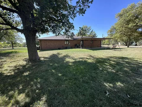 301 E Sumner St, Western, NE 68464 photo 10