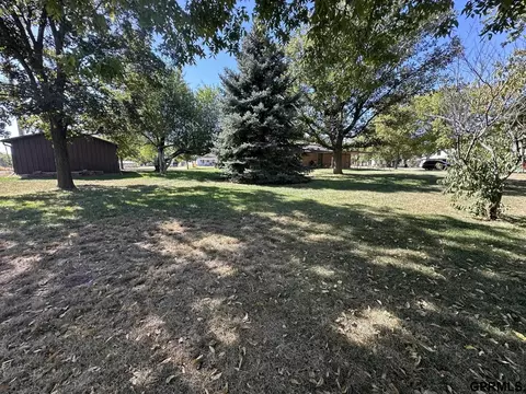 301 E Sumner St, Western, NE 68464 photo 8