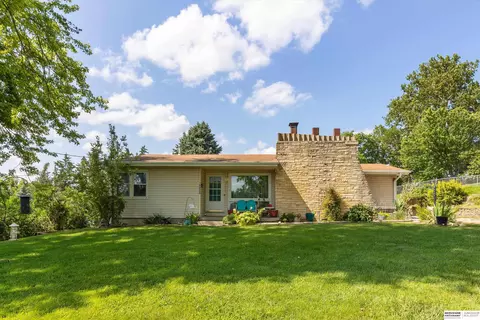 19826 Northern Pine Rd, Council Bluffs, IA 51503