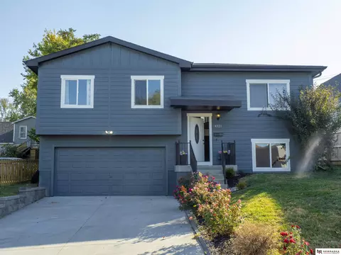 4323 S 33rd St, Omaha, NE 68107