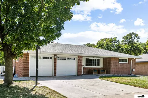 6221 Francis St, Lincoln, NE 68505