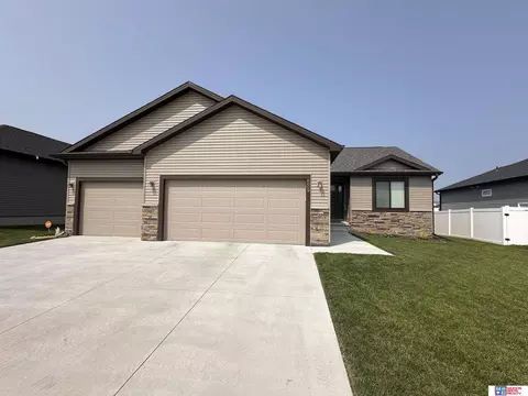 6009 Las Verdes Ln, Lincoln, NE 68523