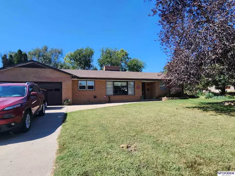 2004 Crawford St, Bellevue, NE 68005