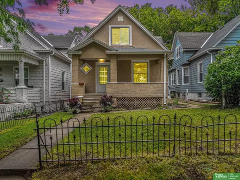 1453 S 12th St, Omaha, NE 68108
