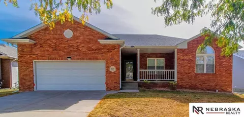 1833 Folkways Blvd, Lincoln, NE 68521