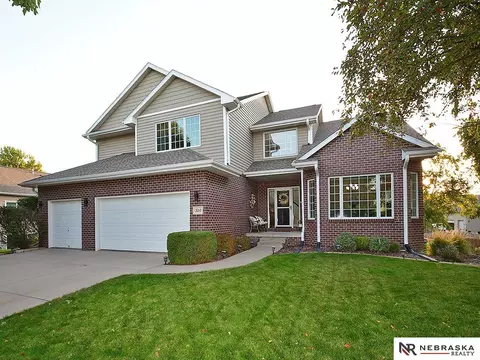 3210 Crestridge Rd, Lincoln, NE 68506