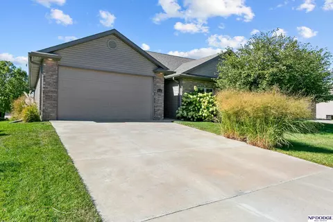 9133 S 28 St, Lincoln, NE 68516