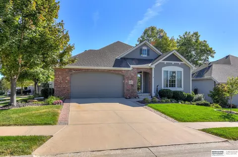 5717 N 148th Plz, Omaha, NE 68116