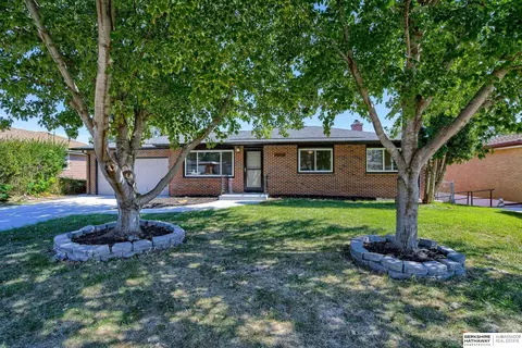 9709 Linden Ave, Bellevue, NE 68123