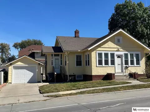 119 Lincoln Ave, Council Bluffs, IA 51503