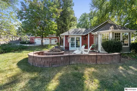 6547 Pacific St, Omaha, NE 68106