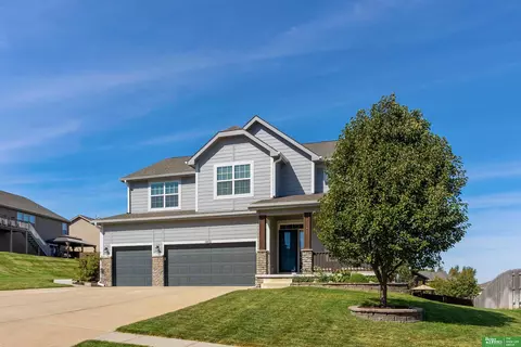 14810 Prairie Star St, Bennington, NE 68007