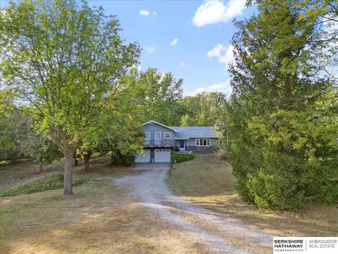 55182 230th St, Glenwood, IA 51534