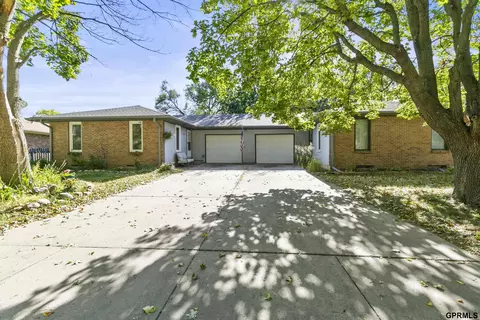 3419 Allendale Dr, Lincoln, NE 68516