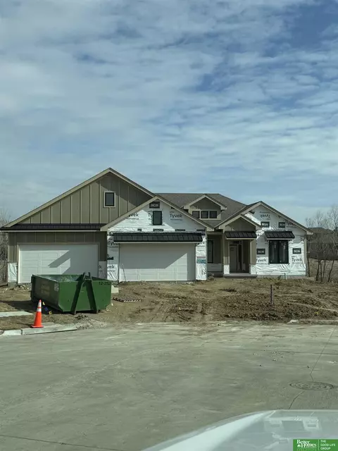 19052 Laquinta Cir, Omaha, NE 68136