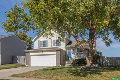 16114 Birch Ave, Omaha, NE 68136