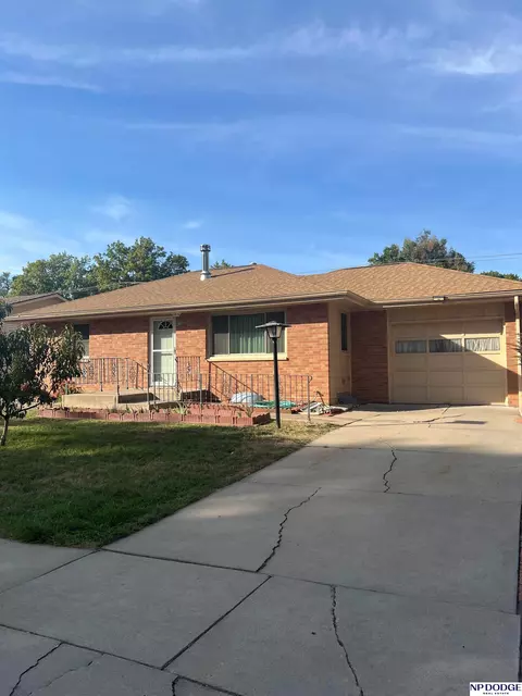 6720 X St, Lincoln, NE 68505