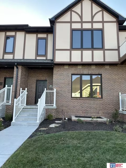 7159 Kentwell Ln, Lincoln, NE 68516