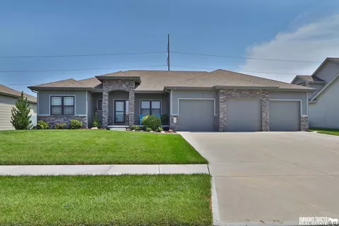 11417 S 114th Ave, Papillion, NE 68046