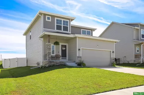 17519 Tucker St, Bennington, NE 68007