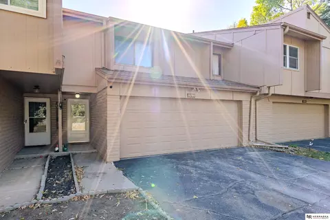 8709 Meadows Pkwy, Omaha, NE 68138