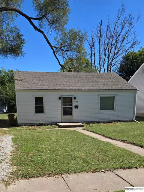 2005 Main St, Bellevue, NE 68005