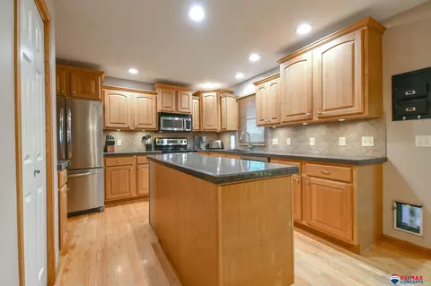 8022 S 57th St, Lincoln, NE 68516